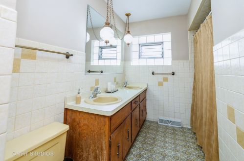 4807 Chester Ave, Chicago IL 60706-2927 exterior