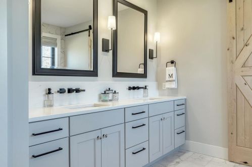 100 Ladue Meadows Ln, Saint Louis MO 63141-7503 exterior