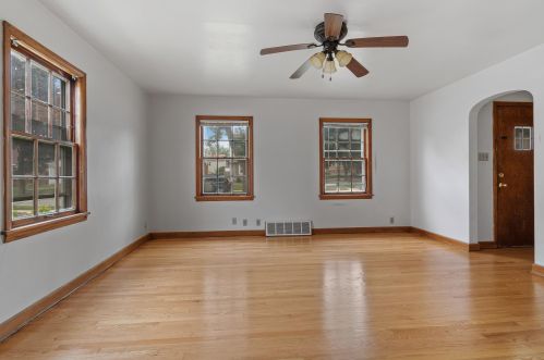 3179 29th St, Milwaukee, WI 53216-3815