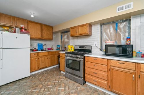 2720 Karlov Ave, Chicago IL 60652-3121 exterior