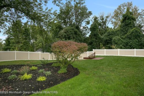 99 4 Winds Dr, Middletown NJ 07748-3134 exterior