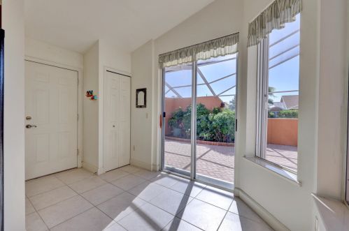 208 River Walk, Fort Pierce FL 34949-8887 exterior