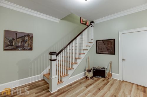 1331 Chalmette Dr, Atlanta GA 30306-2527 exterior