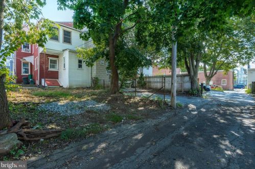 513 Chestnut St, Lancaster PA 17602-3128 exterior