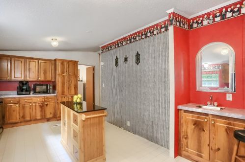 1599 Us Route 30, Hookstown PA 15050-1424 exterior