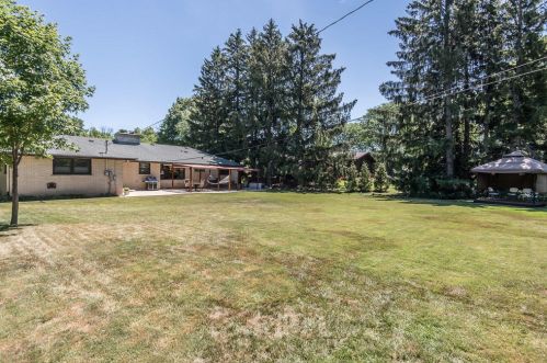 2569 Root Riv Pkwy, Milwaukee WI 53227-1849 exterior