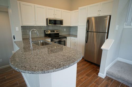 717 Cruise View Dr, Tampa FL  33602-5916 exterior