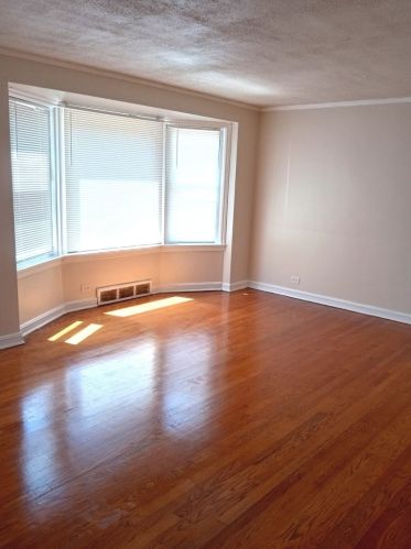 5050 Gladys Ave, Chicago, IL 60644-4842