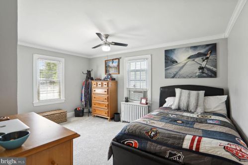 407 Howard St, Riverton NJ 08077-1328 exterior