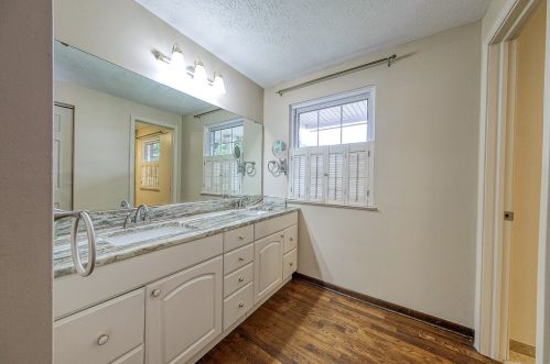 505 Arthur Dr, Moon Twp PA 15108 exterior