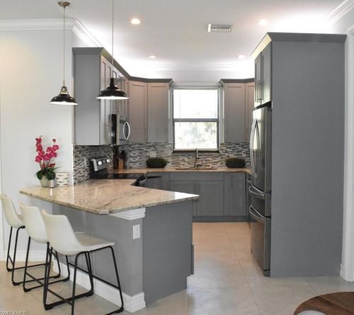 2929 10 Ave, Naples FL 34120-0051 exterior