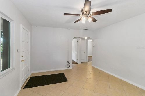 807 109th Ave, Tampa, FL 33612-5702