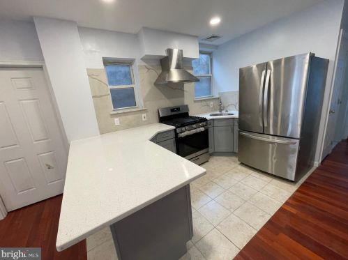 1239 6 St, Philadelphia PA 19140-4561 exterior