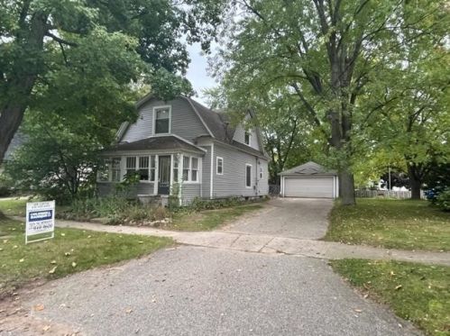 928 Pleasant St, Belding MI 48809-2252 exterior