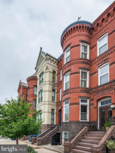 830 D St, Washington DC  20003-2175 exterior
