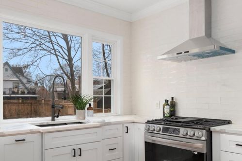 294 Doyle Ave, Providence RI  02906-3355 exterior