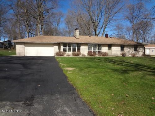 22450 Park Shore Dr, Cassopolis, MI 49031-9731