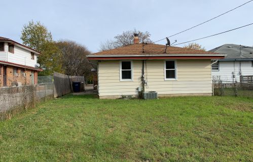 6715 54th St, Milwaukee, WI 53223-5927