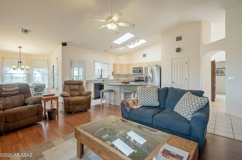 2621 Peter Seward Dr, Tucson AZ 85745-9611 exterior