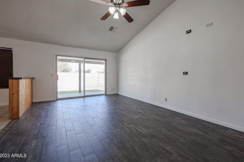 19201 7th Dr, Phoenix, AZ 85027-5581