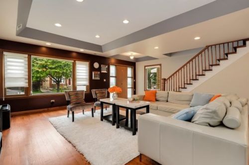 5121 Marmora Ave, Chicago, IL 60630-1910