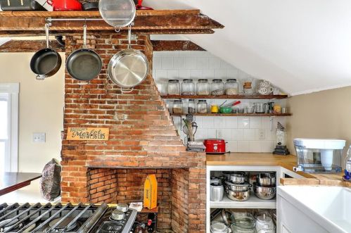 69 Arnold St, Providence RI 02906-1065 exterior