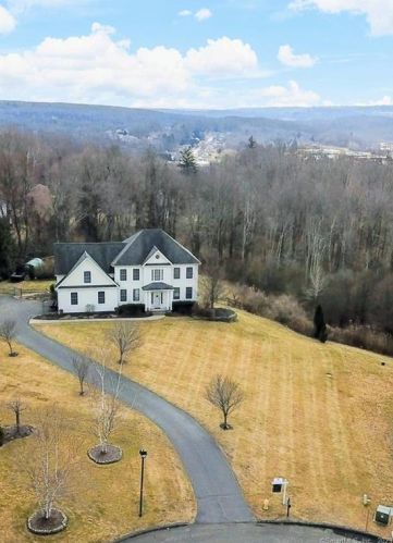 2 Silver Brook Ln, Torrington CT 06790-7814 exterior