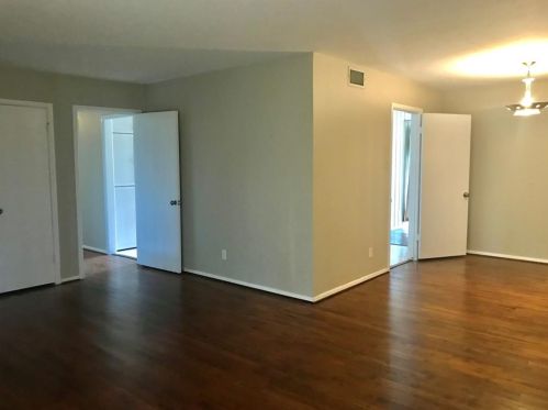 1624 6 St, Irving TX 75060-4310 exterior