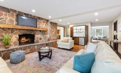 6665 Sioux Ave, Chicago IL 60646-2822 exterior