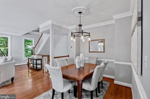 1626 Colonial Hills Dr, Mc Lean VA  22102-2938 exterior