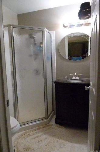 652 Crotona Park, Bronx NY 10460-4824 exterior