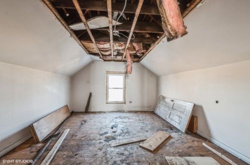 814 Leavitt St, Chicago IL 60622-8699 exterior