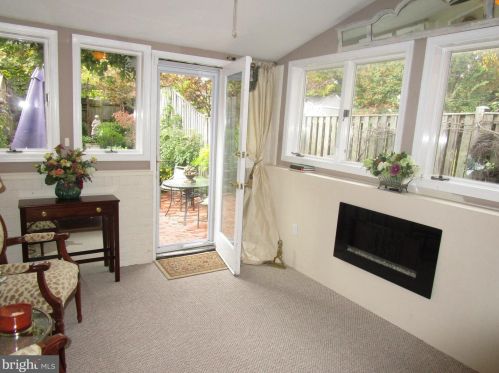 925 Columbus St, Alexandria VA 22314-1611 exterior