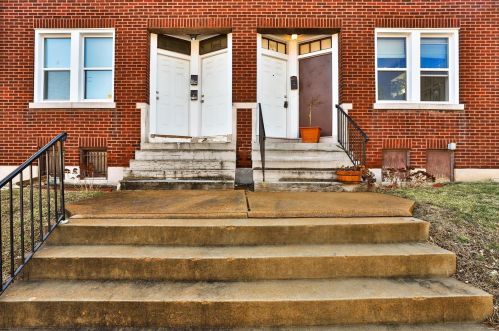 3152 Oregon Ave, Saint Louis, MO 63118-2324