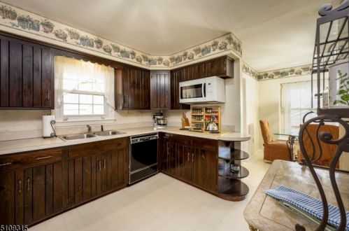 25 Sandpiper Dr, Hackettstown NJ 07840-3048 exterior