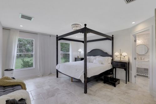 480 15th St, Naples FL 34117-4403 exterior