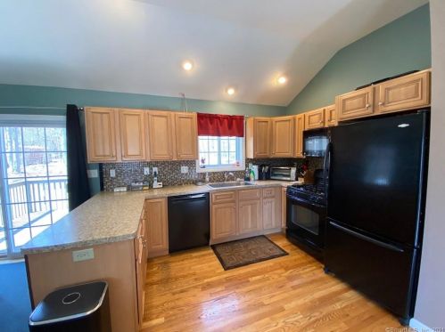 41 Grieb Trl, Wallingford CT 06492-2616 exterior