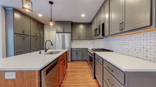 2501 Arc St, Saint Paul MN 55109-1918 exterior