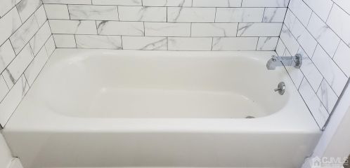 135 Cooper Ave, Iselin NJ 08830-2003 exterior