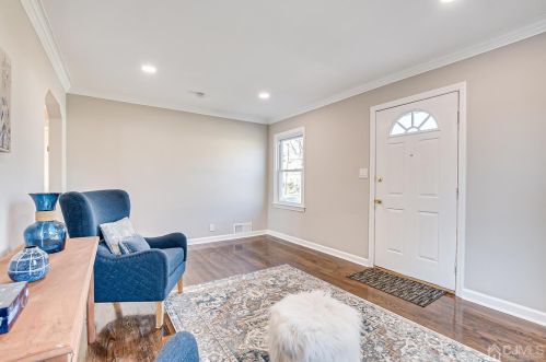 85 Gdn Ter, Edison NJ 08817-4501 exterior