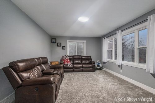 4013 8th Ave, Wyoming MI  exterior