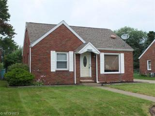 2941 15th St, Canton, OH 44708-3101