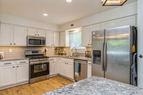 181 Ash Ave, Bull Valley IL 60098-2589 exterior