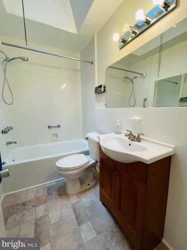 3439 Friendship St, Philadelphia PA 19149-1620 exterior