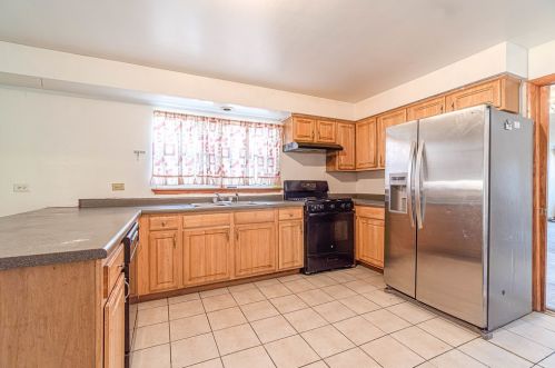 12322 Peoria St, Chicago, IL 60827-6227