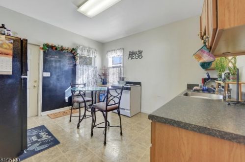 384 Morrissee Ave, Paterson NJ 07508-1311 exterior