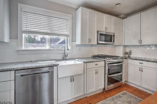 67 Leigh St, Clinton NJ 08809-1348 exterior