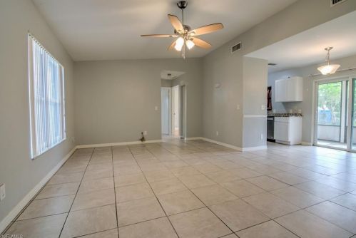 4424 31 Pl, Naples FL 34116-8040 exterior