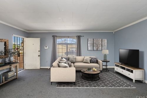 214 Iowa Ave, Riverside, CA 92507-1010