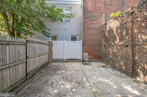 1702 22nd St, Philadelphia PA 19140-3831 exterior